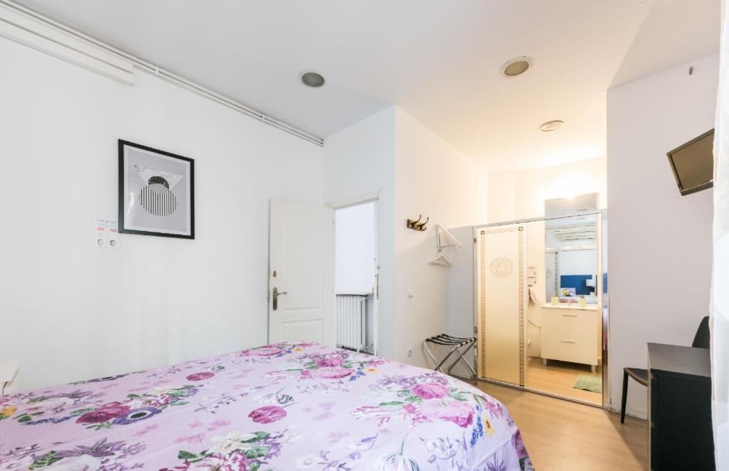 M&F 7 Rooms/7 Bathrooms Over Gran Via Madrid Dış mekan fotoğraf