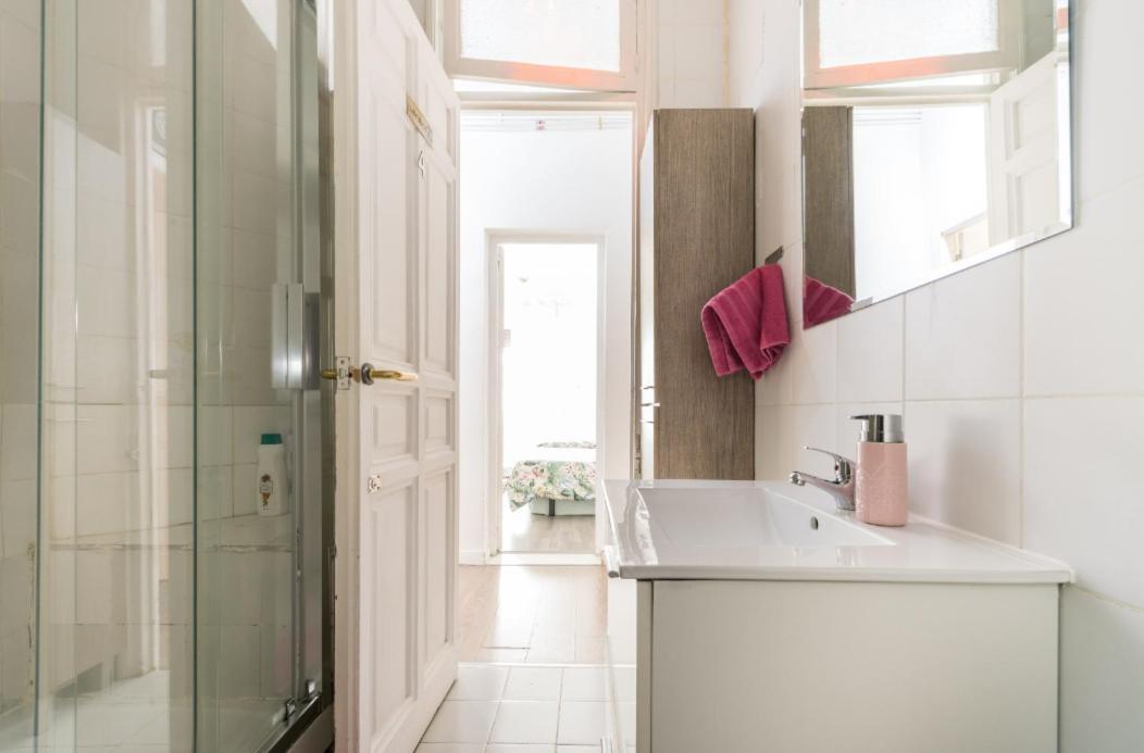 M&F 7 Rooms/7 Bathrooms Over Gran Via Madrid Dış mekan fotoğraf