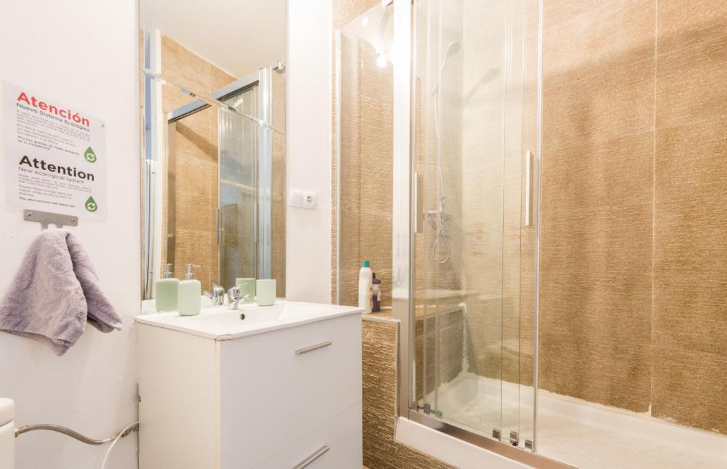 M&F 7 Rooms/7 Bathrooms Over Gran Via Madrid Dış mekan fotoğraf
