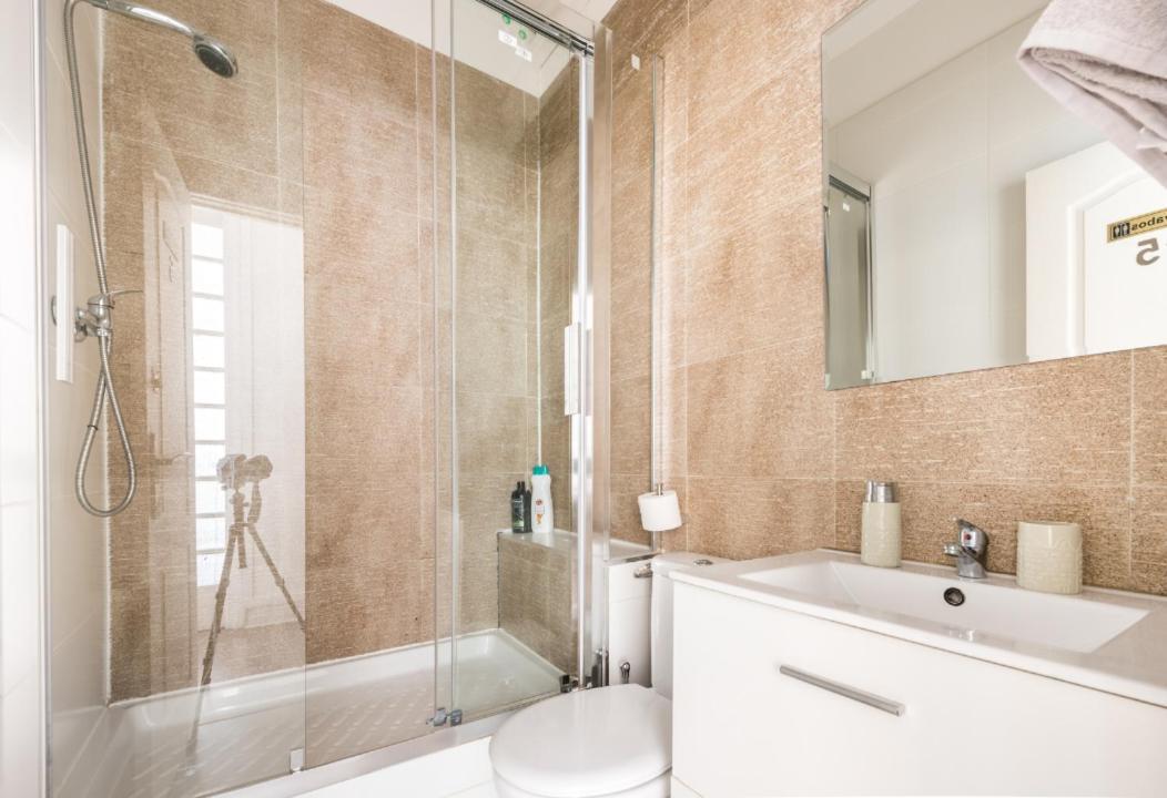 M&F 7 Rooms/7 Bathrooms Over Gran Via Madrid Dış mekan fotoğraf
